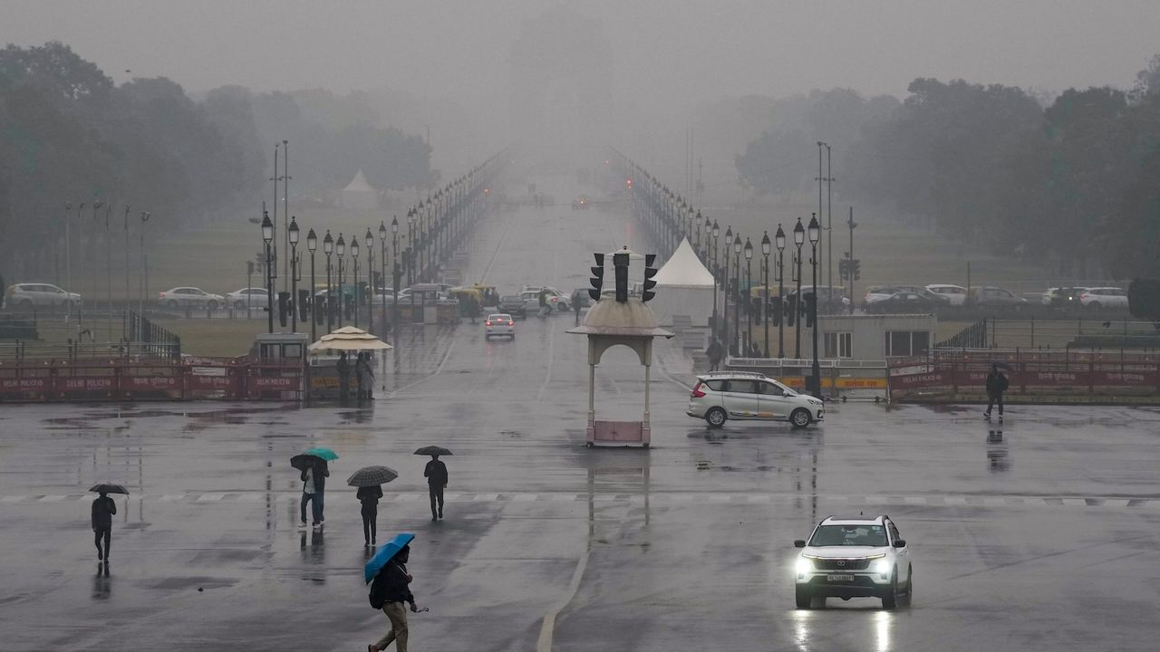 Delhi records highest December rainfall in 15 years, mercury drops to 14.6 degree Celsius