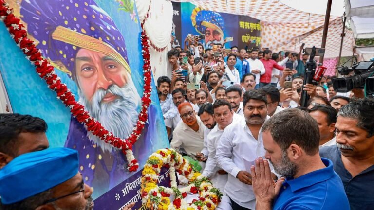 Rahul visited Parbhani for political reasons, to create hatred, says Fadnavis