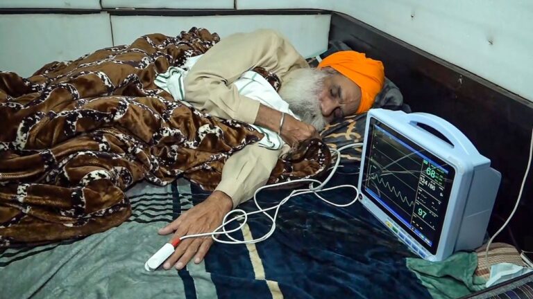 High-level Punjab govt team visits fasting farmer leader, urges him to accept treatment