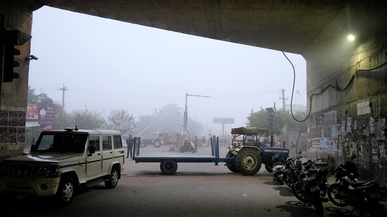 Punjab bandh: Farmers block roads at many places, traffic hit