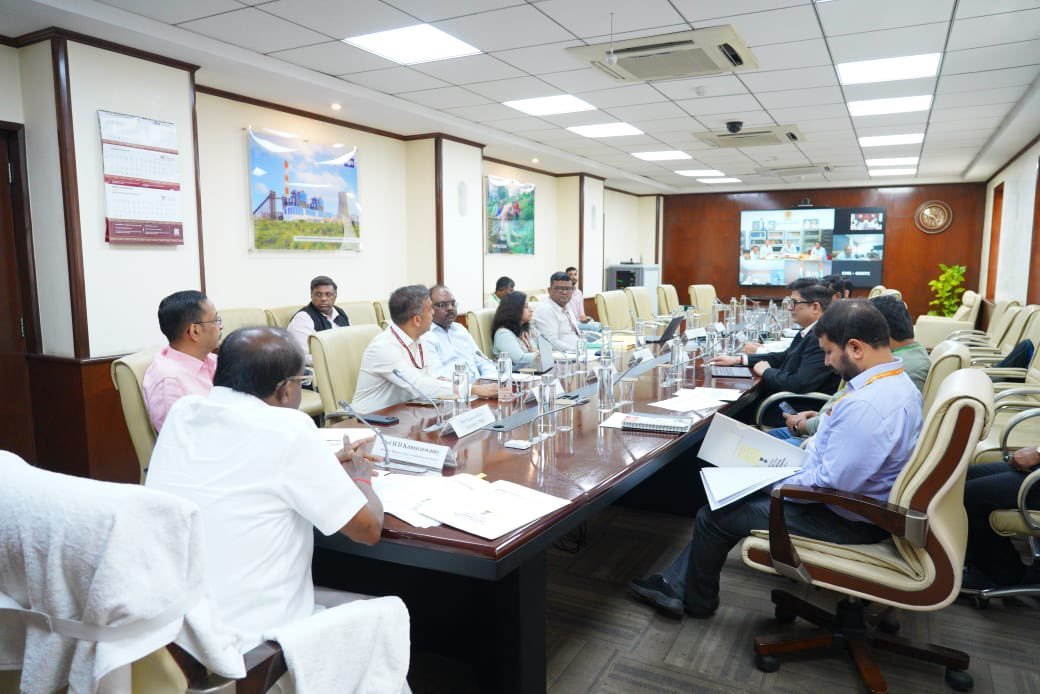 Union Minister Kumaraswamy chaired a meeting with Secretary Shri Kamran Rizvi and senior officials of MHI on the e-Bus rollout under the PM E-DRIVE Scheme. Cities like Bengaluru, Hyderabad, Delhi, Ahmedabad, and Surat are s