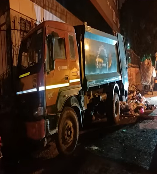 Woman’s Body Found in Bengaluru Garbage Truck Sparks Murder Probe; Police Eye CCTV, Apparel Clue 2 Woman’s Body Found in Bengaluru Garbage Truck Sparks Murder Probe; Police Eye CCTV, Apparel Clue