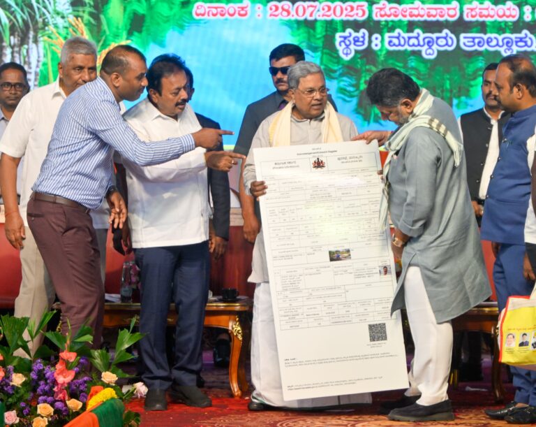 CM Siddaramaiah Launches ₹1,146 Crore Development Projects in Maddur, Slams BJP's False Claims on Funds