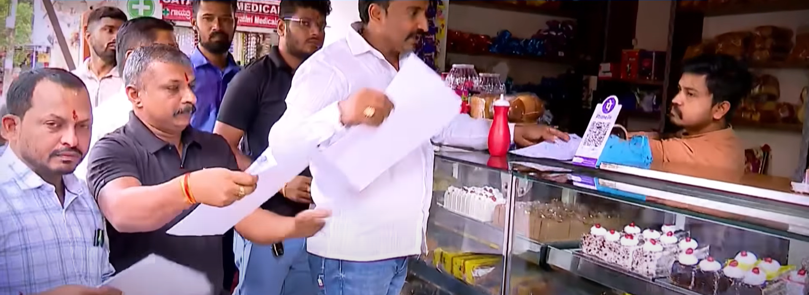 Retailers to Shut Shops on July 25 in Bengaluru Over Commercial Tax Notices; Milk, Tea Sales to Be Disrupted in Protest