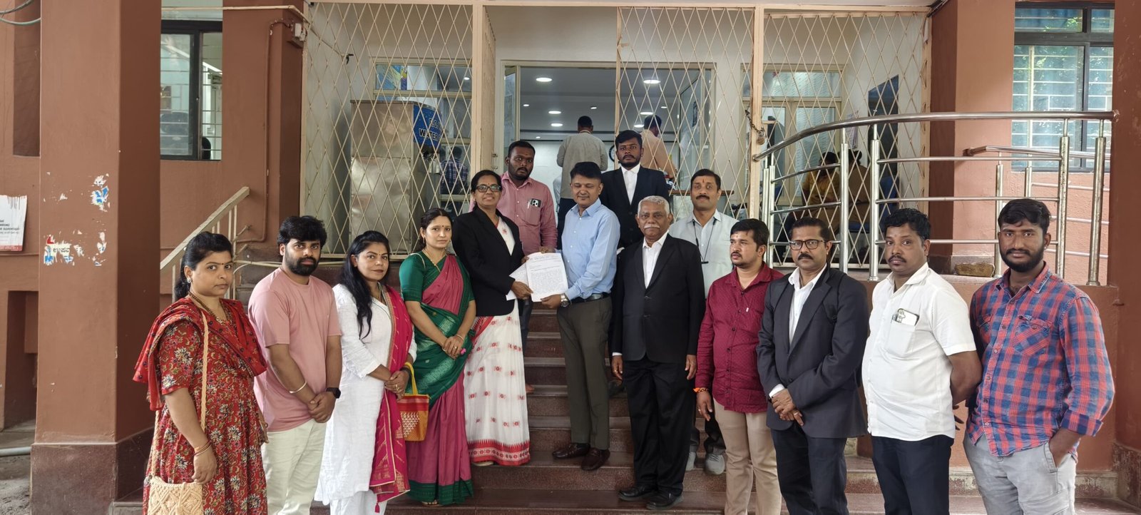 Plastic Flags Disrespect National Symbol: Hindu Janajagruti Samiti Petitions Bengaluru DC to Ban Sale on Independence Day