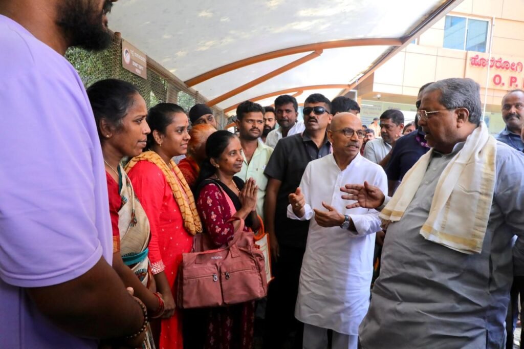 CM Siddaramaiah Pays Surprise Visit to Victoria and Vanivilas Hospitals, Listens to Women Patients’ Grievances