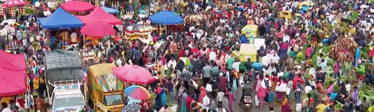 Traffic chaos grips KR Market ahead of Varamahalakshmi festival amid festive shopping rush, illegal vehicle parking