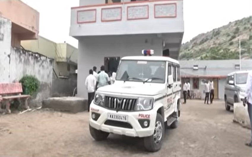 Shock in Karnataka: Class 9 Girl Gives Birth Inside Yadgir Residential School Toilet, Staff Suspended