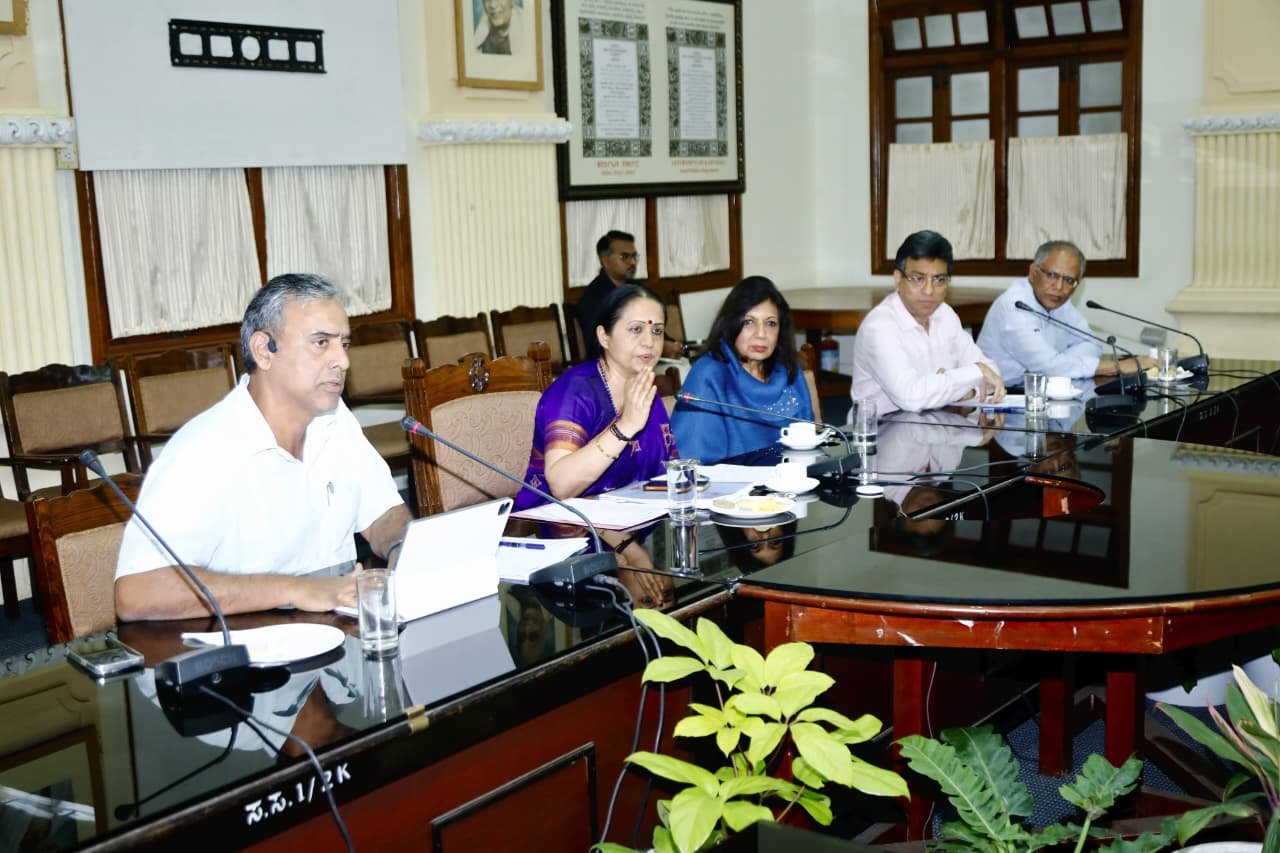 Bengaluru Development Review Meeting: Chief Secretary Shalini Rajneesh Directs Coordination, Focus on Roads, Quality Control, and Traffic Management
