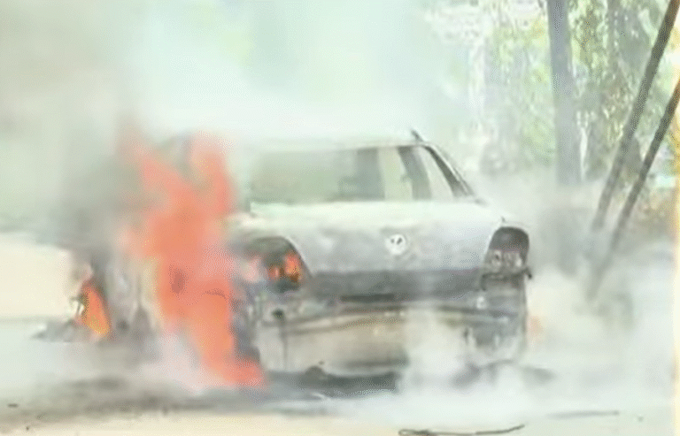 Bengaluru Car Mystery: Vehicle Catches Fire Near CM Siddaramaiah’s Residence, Fake Number Plate Car Seized Near DyCM’s House