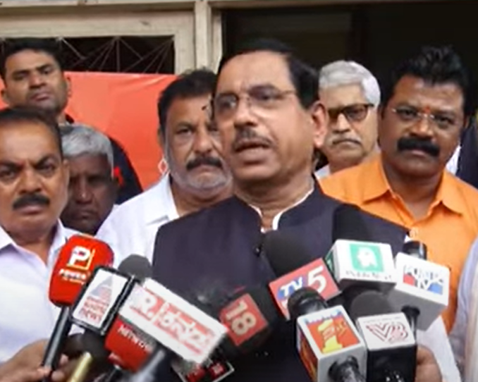 “I Will Not Share My Household Details, It Is Not Safe”: Pralhad Joshi’s Remark on Caste Census Triggers Political Storm in Karnataka