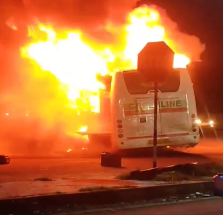 Private Bus Catches Fire After Tyre Burst on Bengaluru–Anantapur Highway; Students Escape Narrowly