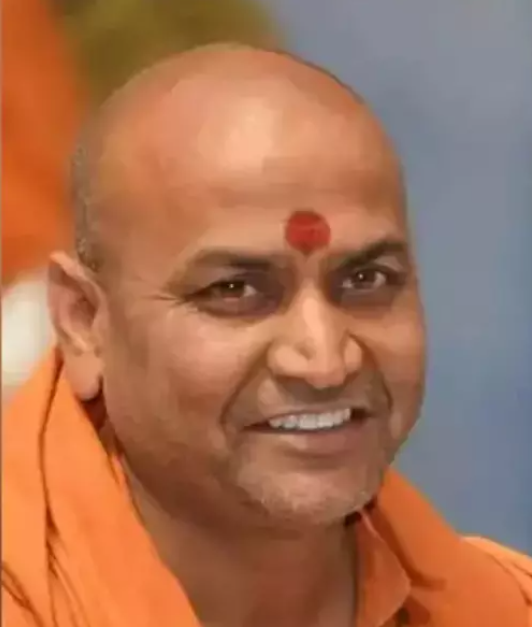 Kaneri’s Adrushya Kadasiddeshwara Swamiji