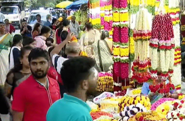 Bengaluru Dazzles in Diwali Spirit — Shoppers Crowd Markets Across the City for Flowers, Décor, and Festive Essentials