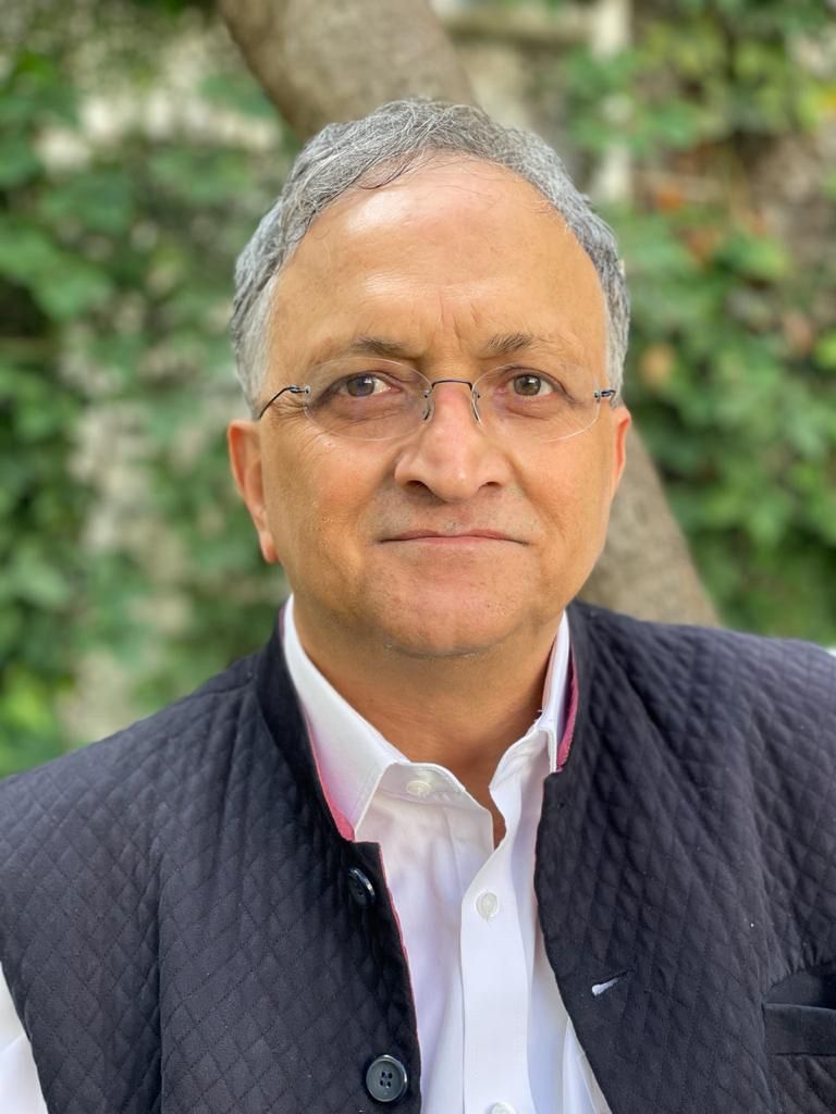 Historian Ramachandra Guha Selected for Karnataka’s 2025 Mahatma Gandhi Seva Award