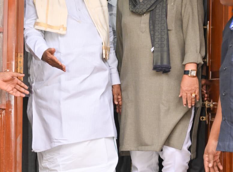 ‘No Confusion From Tomorrow’: Siddaramaiah–DK Shivakumar Reaffirm Unity After Breakfast Meeting