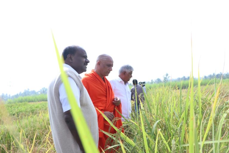 HD Kumaraswamy Issues Public Apology to Adichunchanagiri Seer, Clarifies Political Remarks