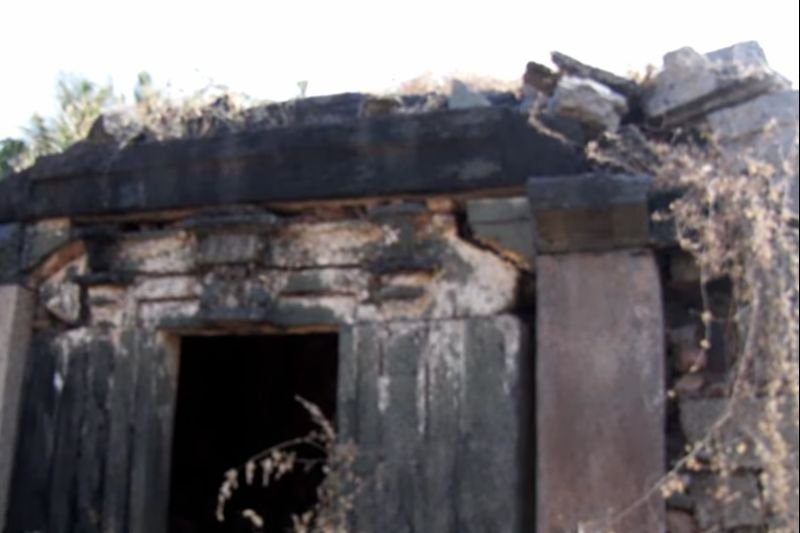Renewed Treasure Hunting Fears as Miscreants Dig Near Ancient Basaveshwara Temple in Lakkundi