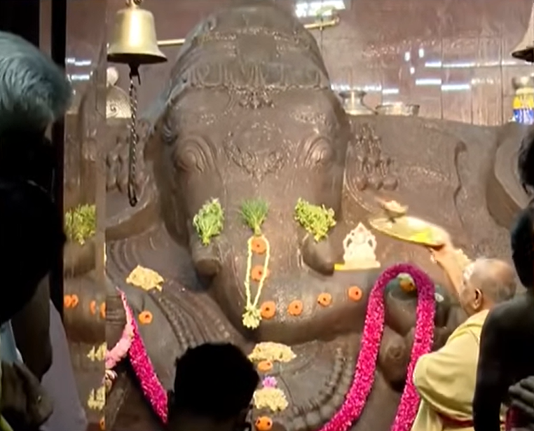 Faith Takes Centre Stage: Temples Packed at Dawn as Bengaluru, Mysuru Welcome the New Year