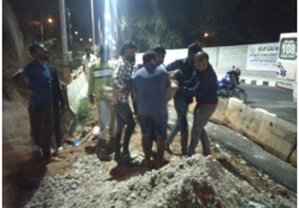 Bengaluru Police Swiftly Rescue 56-Year-Old Woman from 25-Foot Pit