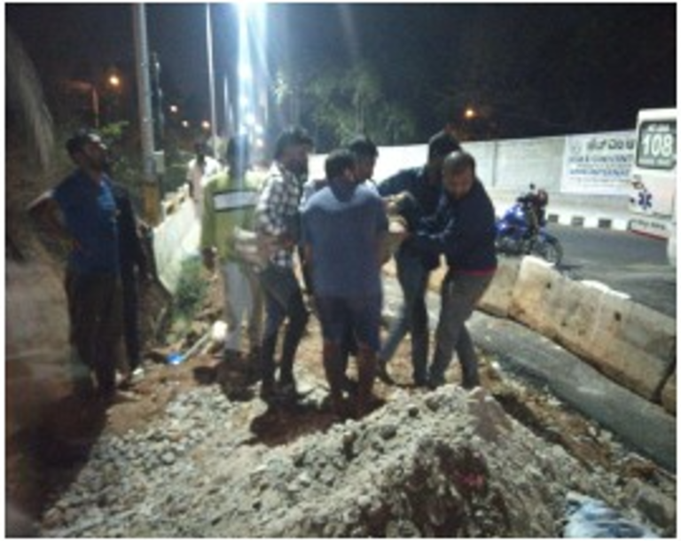 Bengaluru Police Swiftly Rescue 56-Year-Old Woman from 25-Foot Pit