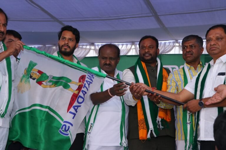 Hoodi Vijay Kumar Joins JDS; Nikhil Kumaraswamy Says Party Strengthening in Malur