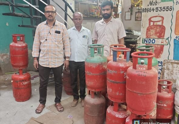 Bengaluru Authorities Seize 254 Illegal Cooking Gas Cylinders