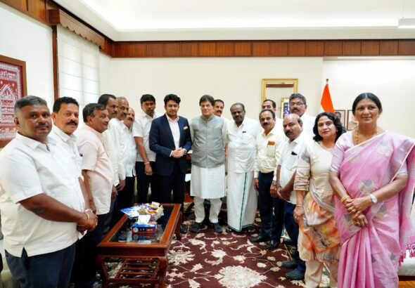 Coffee farmers from Hassan district met with Union Minister Piyush Goyal, led by former Chief Minister H.D. Kumaraswamy, to discuss the challenges posed by the Sarpaesi Act and the ongoing crisis in the coffee sector.