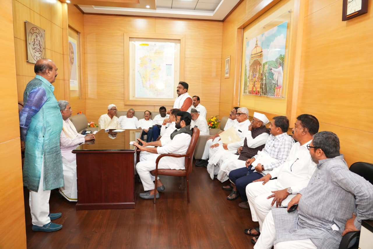 Congress Dinner Meetings Continue Amid Cabinet Reshuffle Speculations in Karnataka