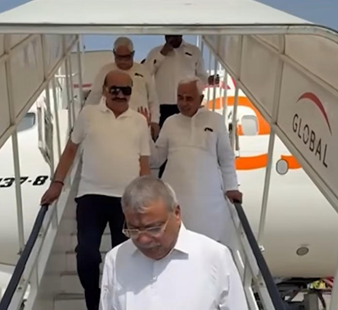 Karnataka Congress MLAs Visit Ayodhya Amid Cabinet Reshuffle Push, Defy Earlier Party Line