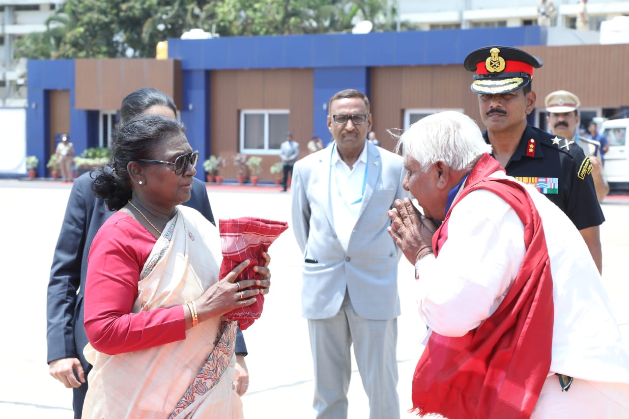 Tejasvi Surya Facilitates Karaga Committee Meeting with President Droupadi Murmu in Bengaluru