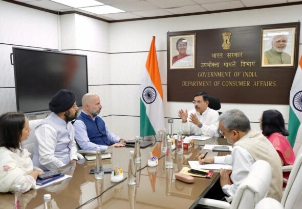 Union Minister Pralhad Joshi Meets Uber CEO Dara Khosrowshahi, Pushes for EV Transition and Consumer Protection Measures