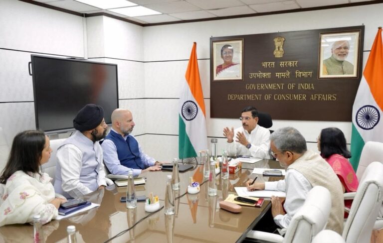 Union Minister Pralhad Joshi Meets Uber CEO Dara Khosrowshahi, Pushes for EV Transition and Consumer Protection Measures