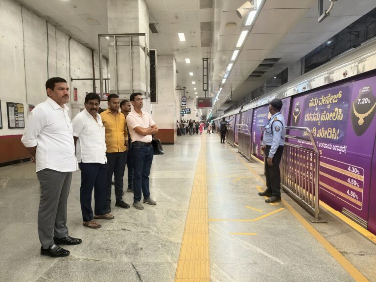 BJP Karnataka President BY Vijayendra Travels by Bengaluru Metro Responding to PM Modi’s Call for Fuel Conservation