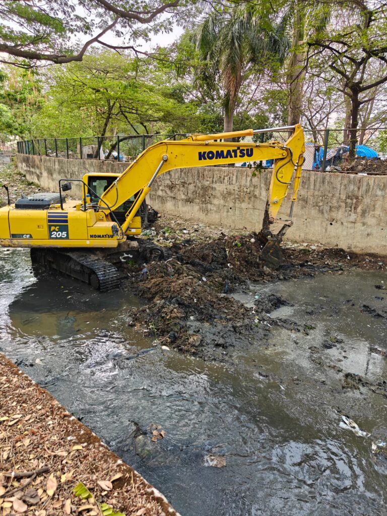Bengaluru Central City Corporation Cracks Down on Monsoon Preparedness, Orders Fast-Track Desilting and Road Works 2