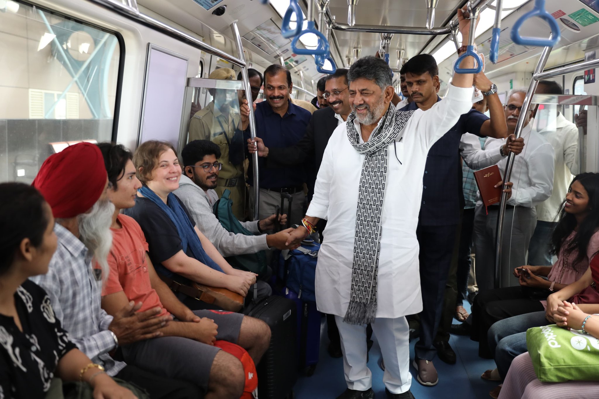 Metro Ride, Selfies and a Message to Bengaluru: CM DK Shivakumar Travels Like a Common Citizen to Meet His People