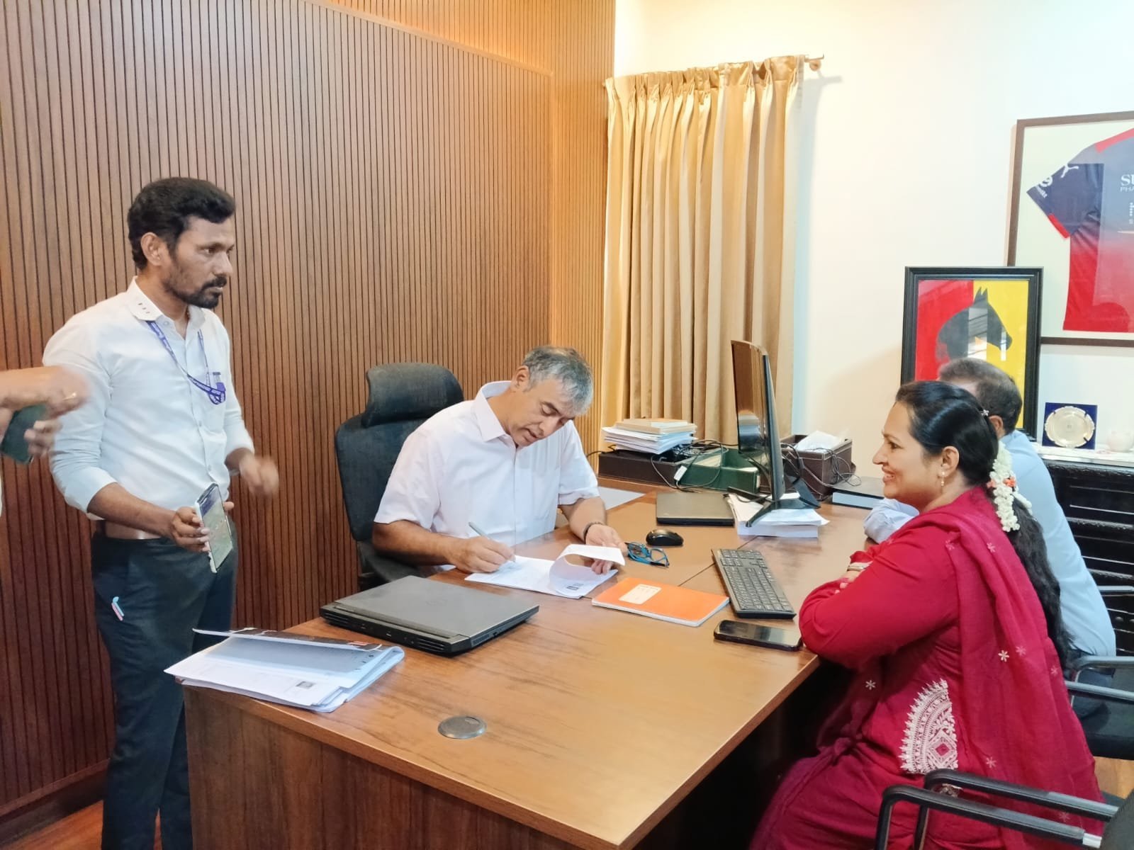 SIR 2026 Begins in Bengaluru: Senior Civic Officials Participate as BLOs Launch Door-to-Door Voter Verification Drive