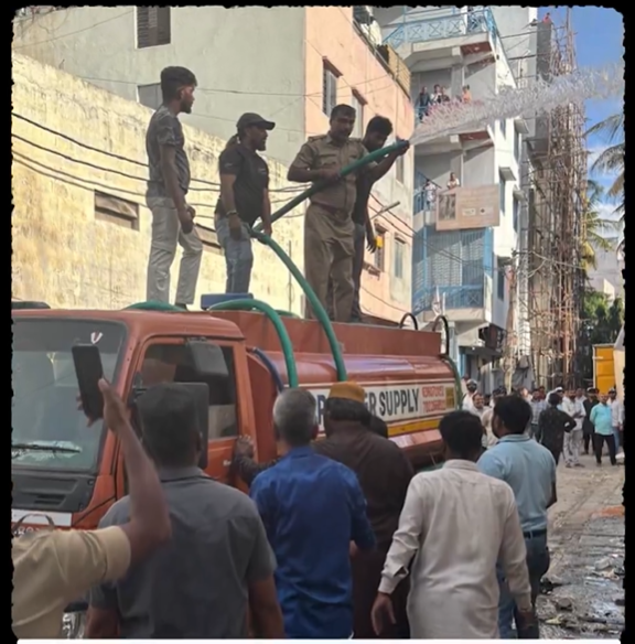 Private Water Tanker, Quick Police Response Help Avert Major Fire in Bengaluru; Property Worth ₹1 Crore Saved