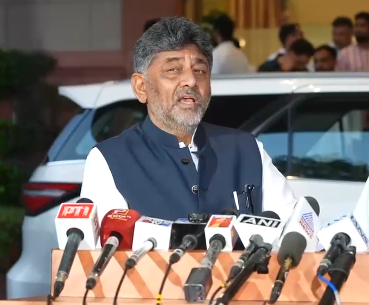 DK Shivakumar Hits Back at R Ashoka Over ‘Garbage Tender Kickback’ Charge; Says “He Is Speaking Like an Agent of the Garbage Mafia”