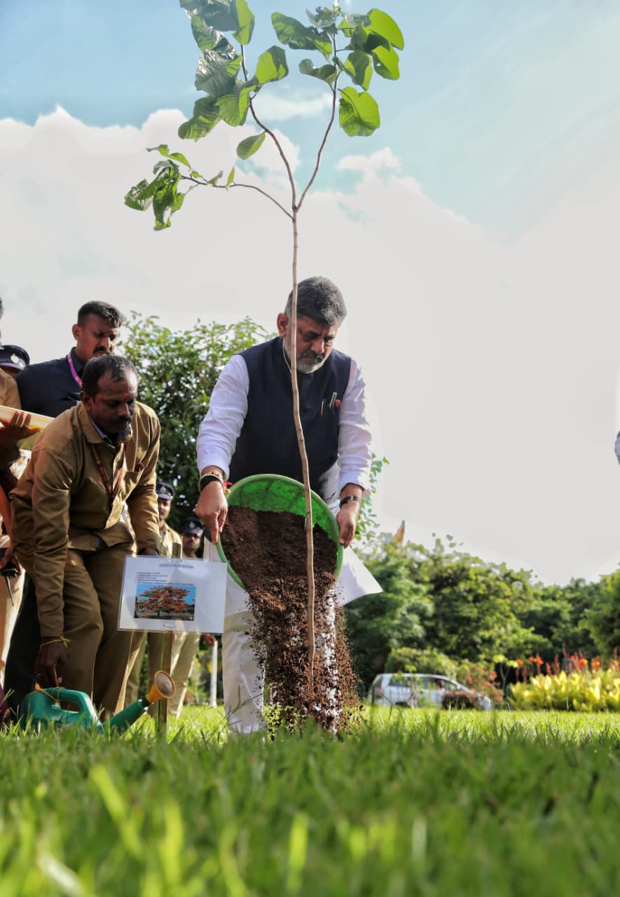 CM D.K. Shivakumar Calls for Green Karnataka, Announces 15 Lakh Saplings Drive on Kempegowda Jayanti