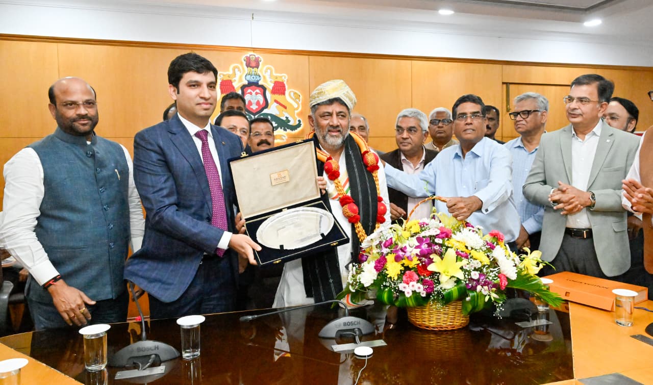 CREDAI Karnataka Delegation Meets CM D.K. Shivakumar, Congratulates Him on Assuming Office