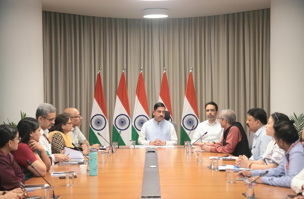 Pralhad Joshi Assumes Charge as Union Education Minister