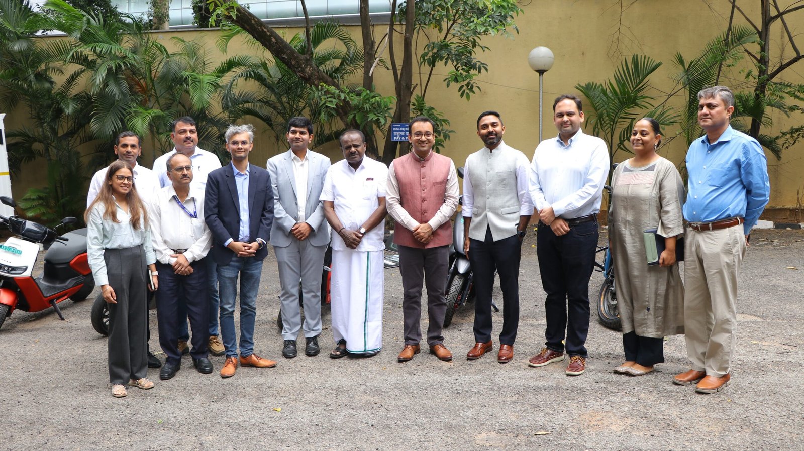 Union Minister H.D. Kumaraswamy Holds High-Level Meeting with EV Manufacturers in Bengaluru; Focus on Domestic Production and Exports