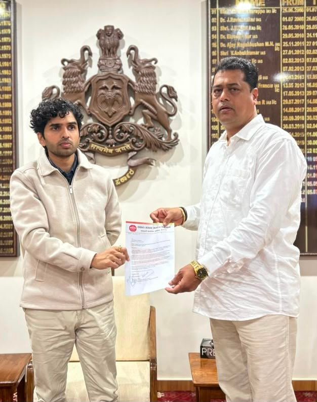Belagavi Marathi Leaders Seek Bilingual Voter Forms During SIR Exercise; Memorandum Submitted to Deputy Commissioner