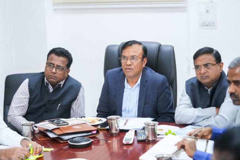 Karnataka Reviews Preparations for Recruitment Exams Covering Over 70,000 Government Posts