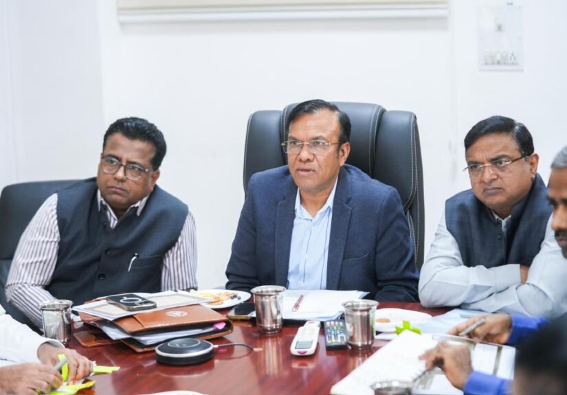 Karnataka Reviews Preparations for Recruitment Exams Covering Over 70,000 Government Posts