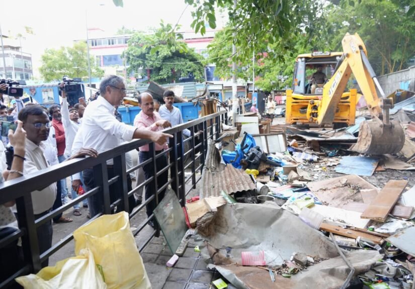 GBA Chief Commissioner Reviews Shivajinagar Site After Attack on Officials During Footpath Clearance Drive