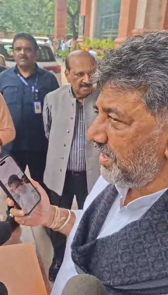 ‘Stay Safe, We Are With You’: D.K. Shivakumar Reassures Nepal Flood Survivor Mallinath in Video Call