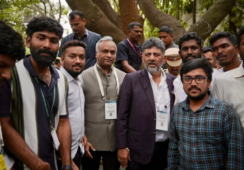 CM D.K. Shivakumar Assures Legal Solution to Agriculture Officer Recruitment Issue After Meeting GKVK Students