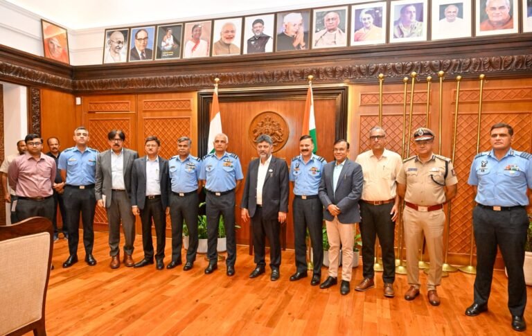 IAF Training Command Chief Air Marshal S. Srinivas Meets Karnataka CM D.K. Shivakumar